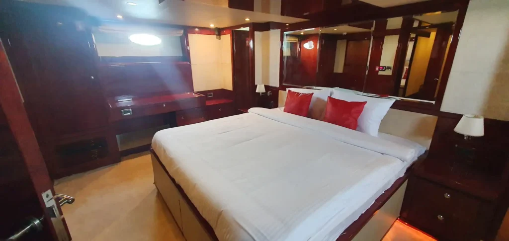 yacht charter Dubai - X2 - 12