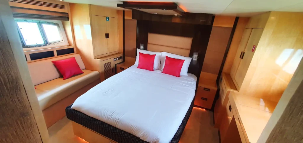 yacht rental Dubai - X3 - 8