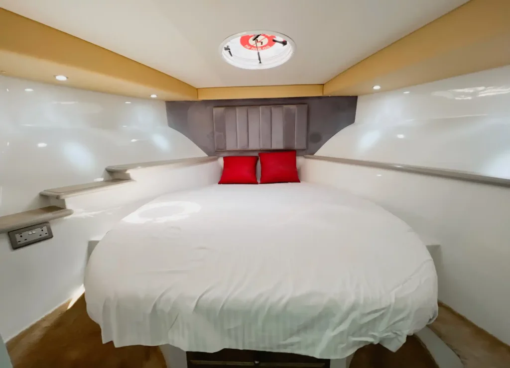 yacht rental - X24 - 6