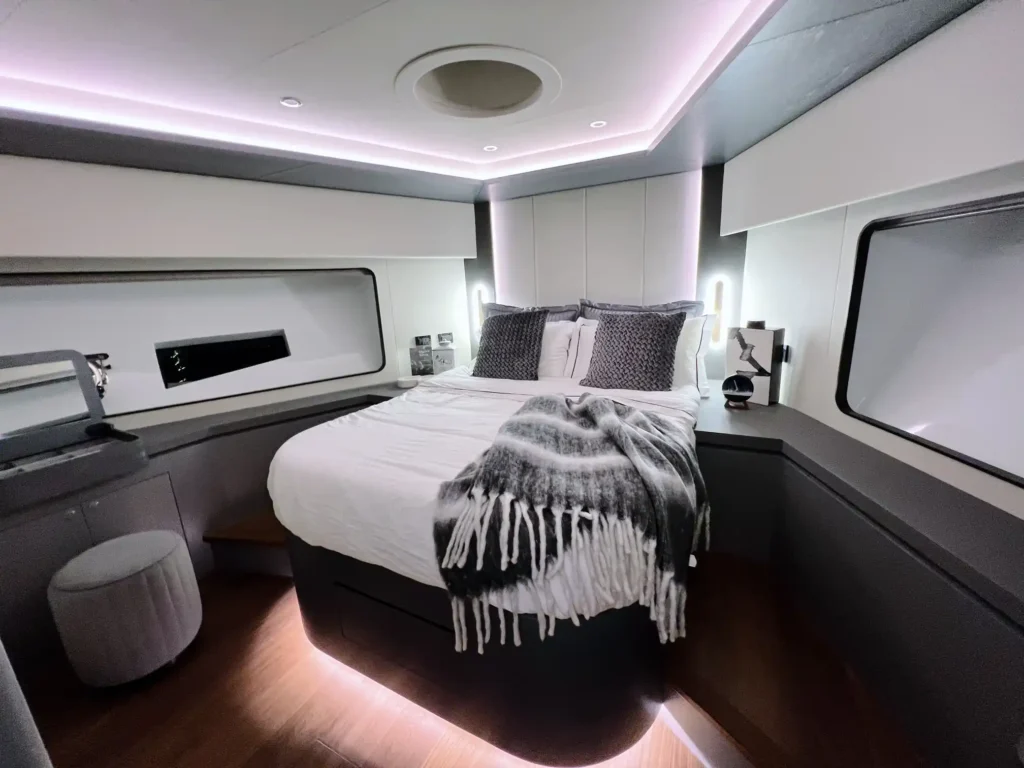 yacht rental dubai marina - X 32 - 7